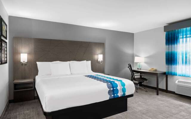 La Quinta Inn by Wyndham Indianapolis Airport Executive Dr