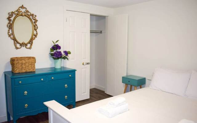 Convenient 1 Bedroom Lower Level Suite