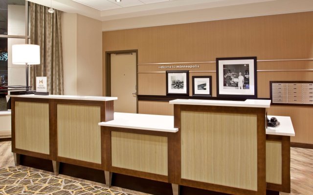 Hampton Inn & Suites Minneapolis / Downtown