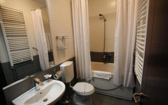 Golden Inn Hotel