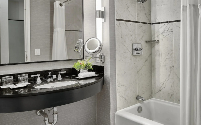 Loews Philadelphia Hotel