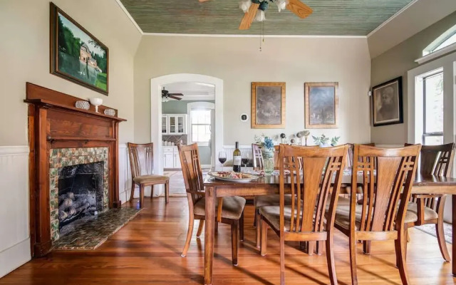 Prime Location-walk to Food, Bars and Wineries!