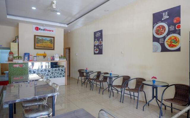 RedDoorz Plus @ Losari Makassar