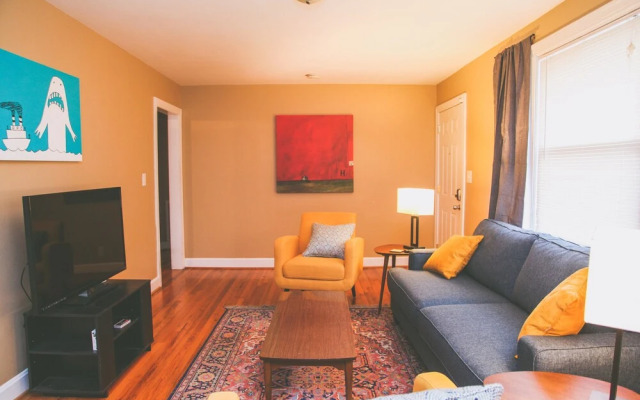 Woodbine Charmer 12 min to Downtown Nashville!