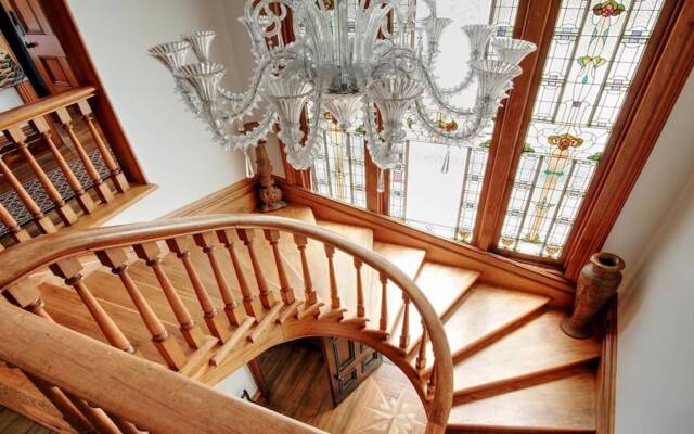 Mt Vernon Villa