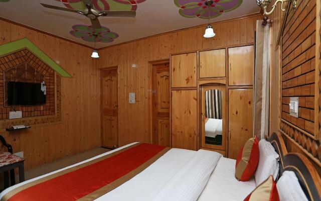 OYO 4484 Hotel EL Classics