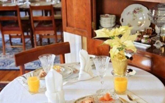 Bennett House Bed & Breakfast