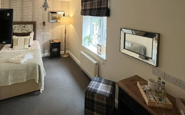 The Olde Coach House Inn