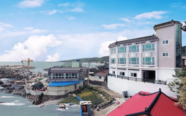 Gyeongju Marimo Pension