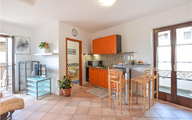 Beautiful Apartment in Vignole With Wifi