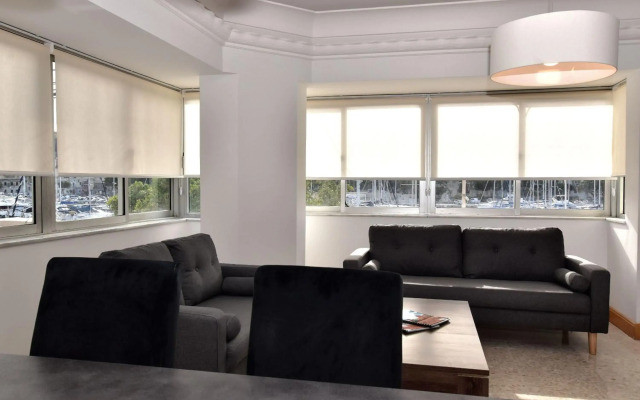 2 bedroom, central and spacious with sea view