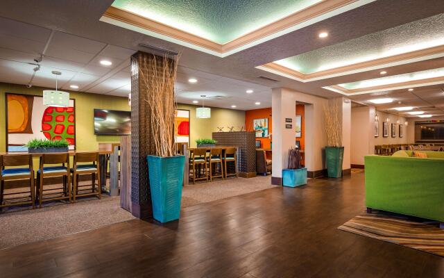 Best Western Plus Universal Inn