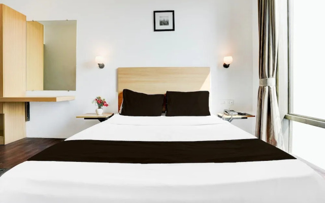 Super Townhouse PBG Mall Vashi