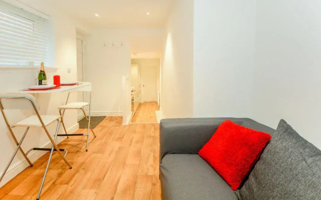 Flat 1 Front Street