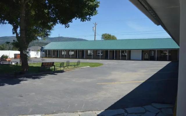 Newport Antler Motel