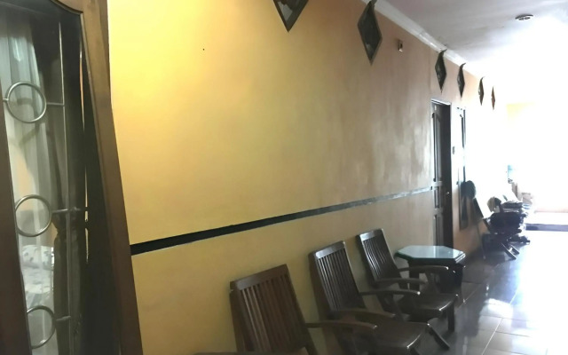 Hotel Alami near Alun-Alun Klaten by ZUZU