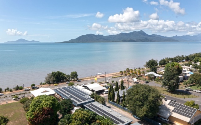 Nightcap at Marine Hotel – Outside – Cardwell