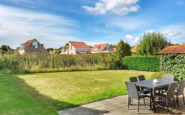 Bungalow With Garden