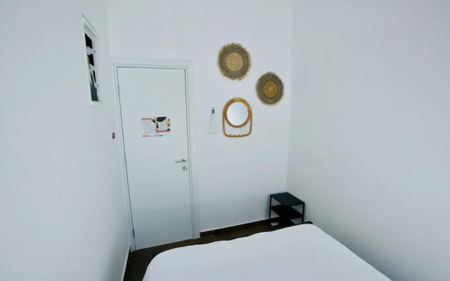 Jungle Jaffa Hostel Age 18 to 45