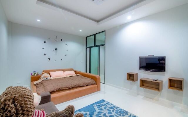Hani Pool Villa