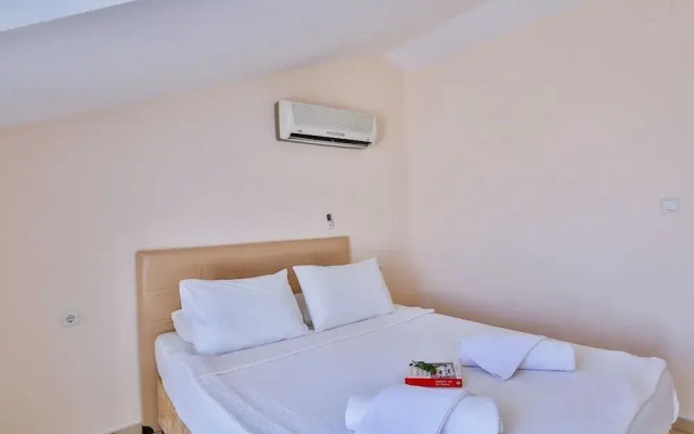 Golden Life Blue Green Residence