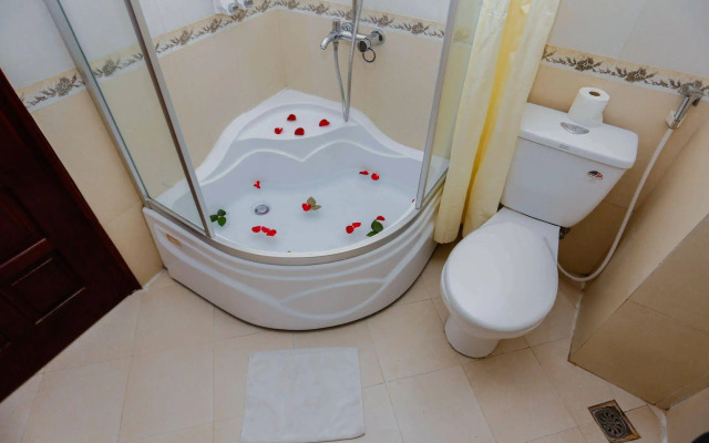 Indochina Queen 2 Hotel