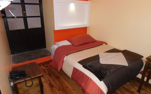 Friends Hotel & Rooftop - Historic Center & Museums