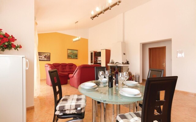 Beautiful Home in Betiga With Wifi and 4 Bedrooms