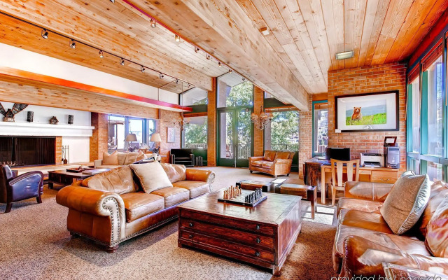 Mountain Chalet Snowmass