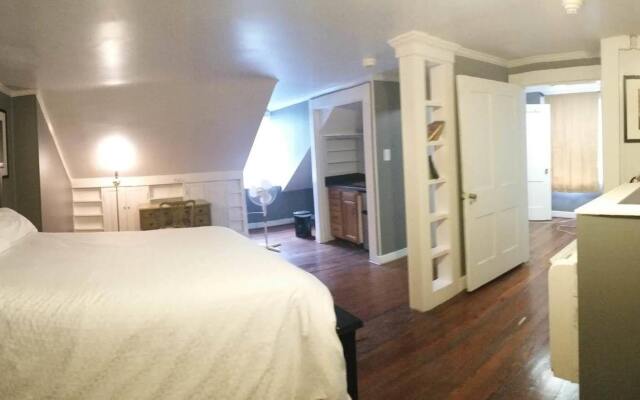 Inn At Patrick Henry's