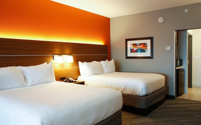 Holiday Inn Express & Suites Louisville Downtown, an IHG Hotel