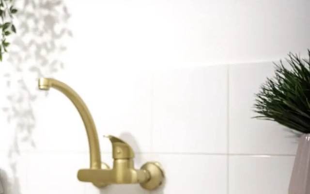 Bright & Sunny apartment by the sea