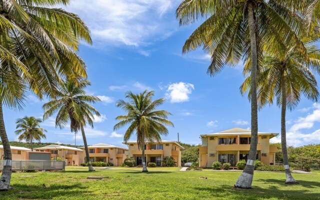 Yours For The Asking- Cozy, Caribbean, Condo 2 Bedroom Condo by Redawning