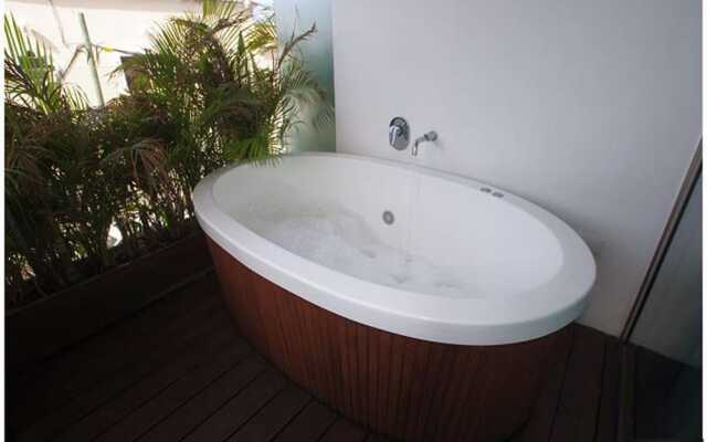 DOCA 103 by Tripintravel