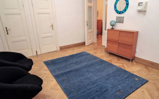 Manes Apartment