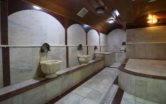 Grand Ayzek Otel