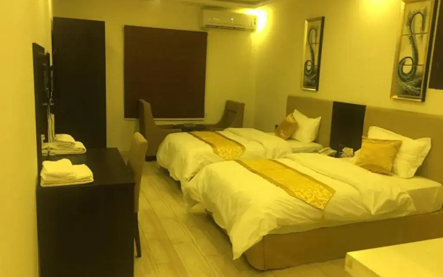 Nourth House Aparthotel