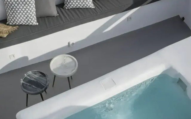 Roofs of Chora, Townhouse with Rooftop Pool - Adults Only