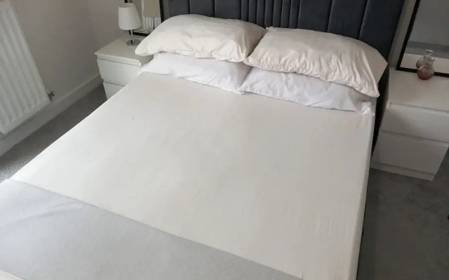 Tranquil Loughton Apartment Retreat