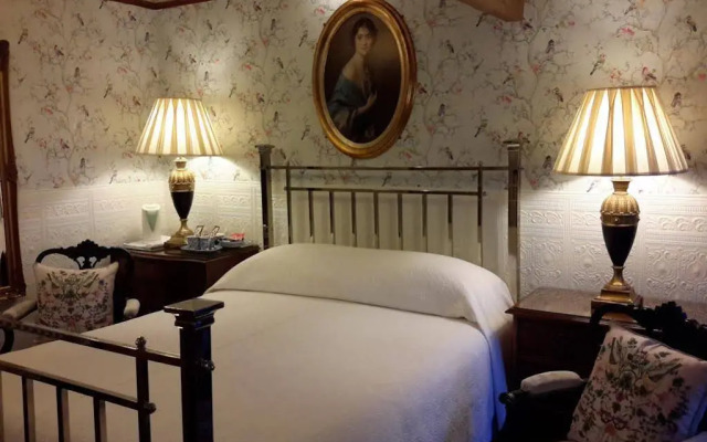 The Lonsdale Hotel