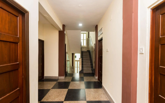 OYO 7326 Hotel Penguin