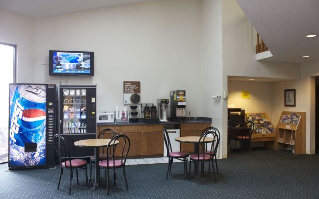 Motel 6 Saukville, WI