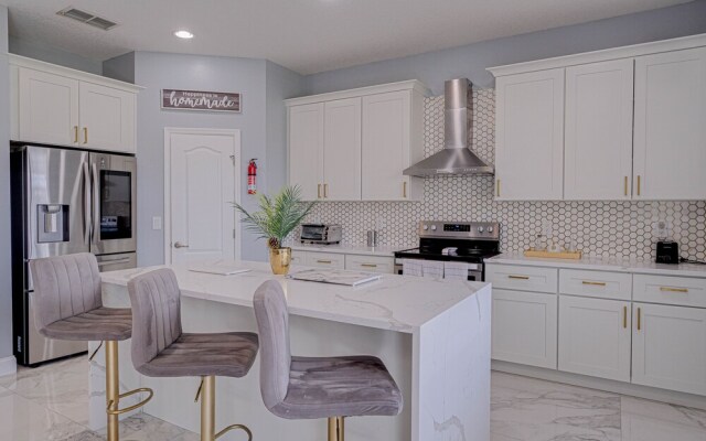 115ep- West Haven 5 Bedroom Home by RedAwning