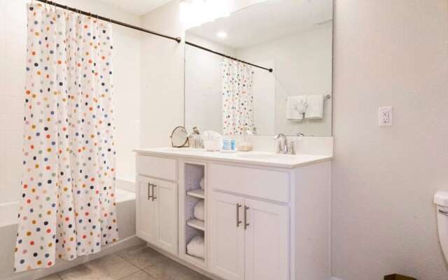 4721 Unit 105 Stunning Apartment 2BD