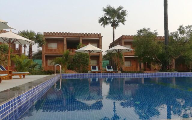 Famous Hotel Bagan 2