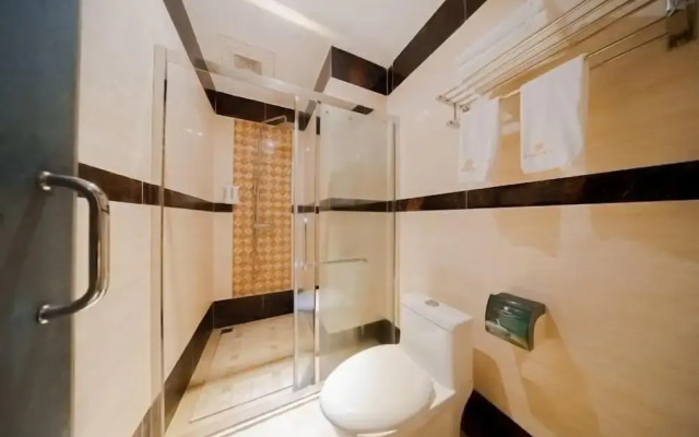 Zhongying Hotel (Zhanjiang Lingnan Normal University)