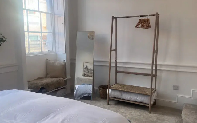 Spacious 2B Flat In Clement House