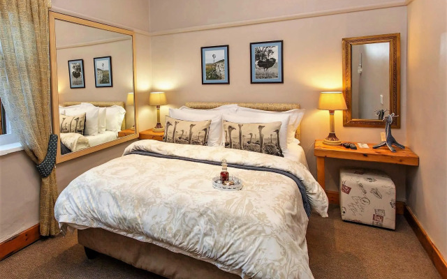 Riverside Lodge