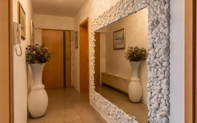 Angel's Nest Apartment