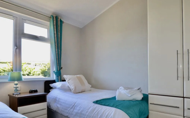 23 Bossiney Bay